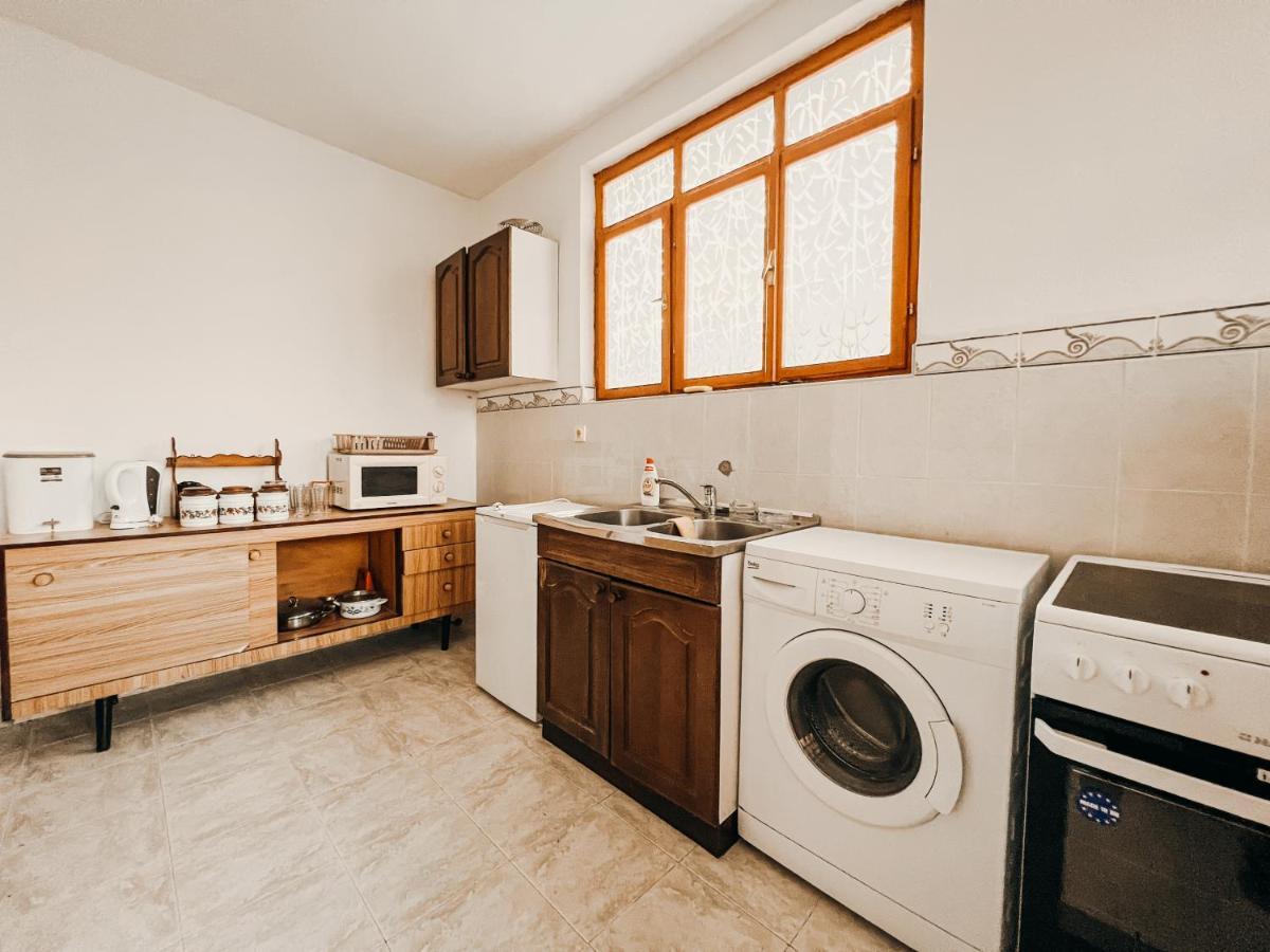 Vladivostok Apartments Tivat Eksteriør billede