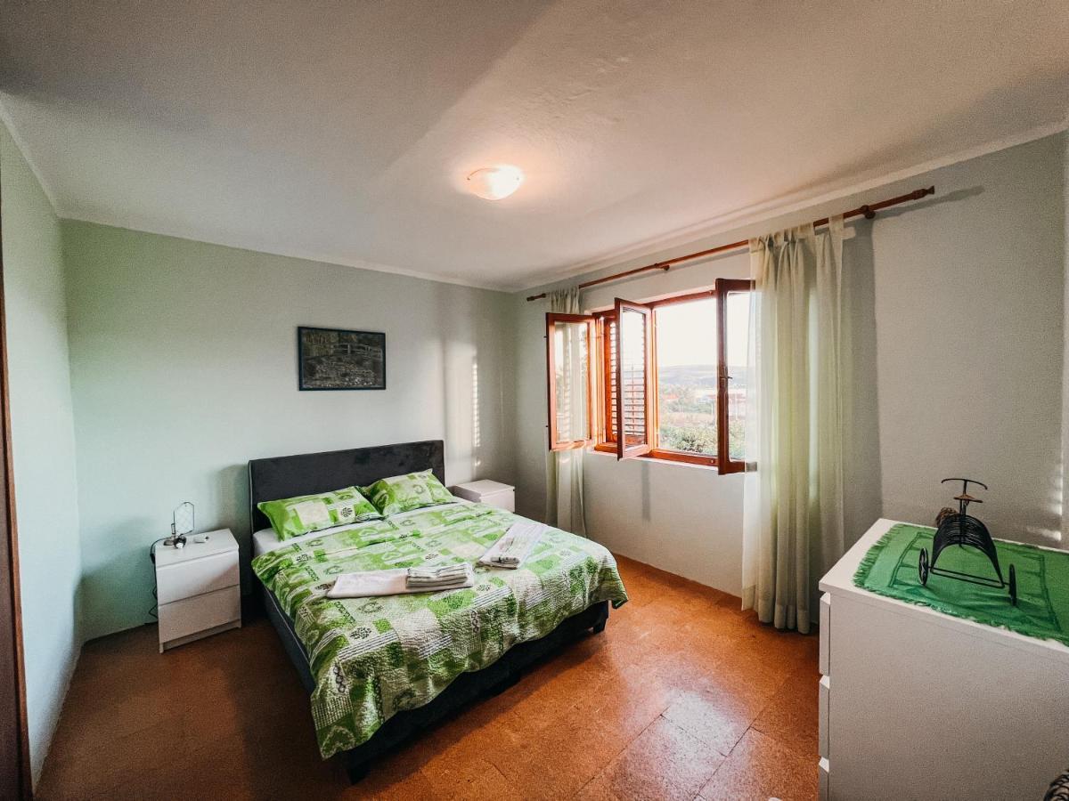 Vladivostok Apartments Tivat Eksteriør billede