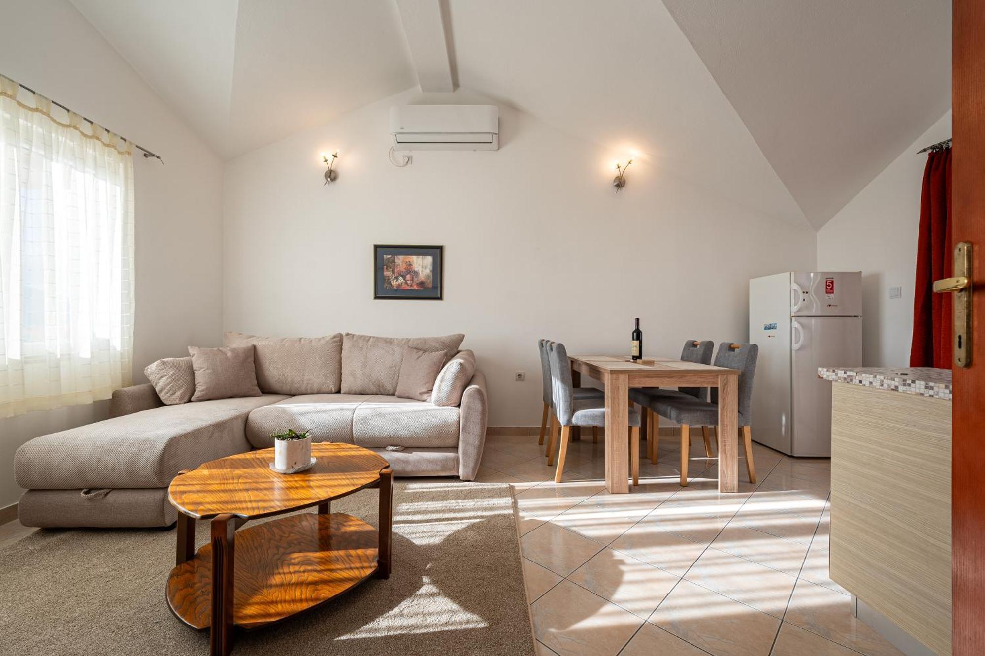 Vladivostok Apartments Tivat Eksteriør billede
