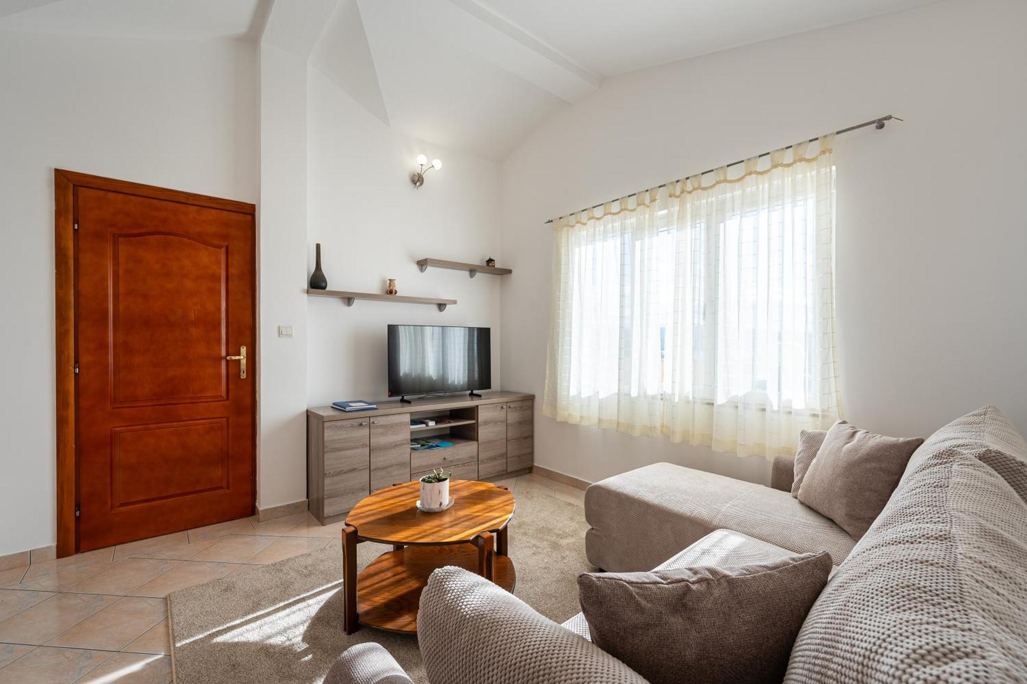 Vladivostok Apartments Tivat Eksteriør billede